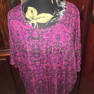 NWT Lularoe Plus size Irma Top
